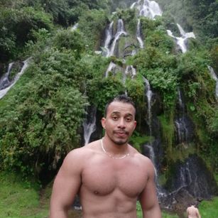 Model - leand ferrutti dom