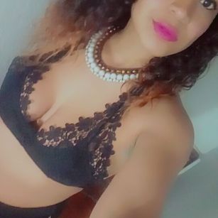 Model - nahomiii Tetas