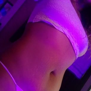 Model - nahomiii sxy