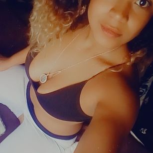 Model - nahomiii delicada