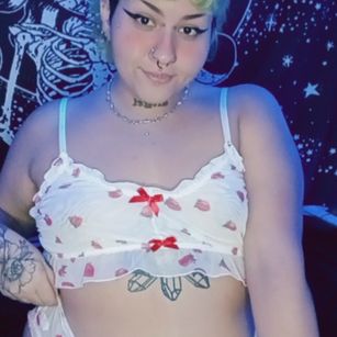 Model - Valerie Rose Chubby