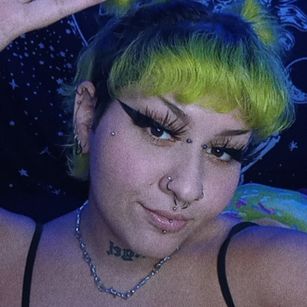 Model - Valerie Rose alt