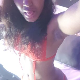 Model - Violet deepthroat