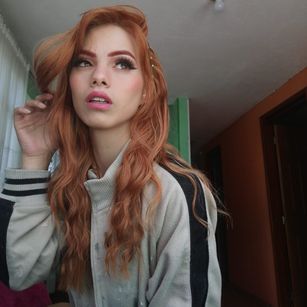 Model - Emma blowjob