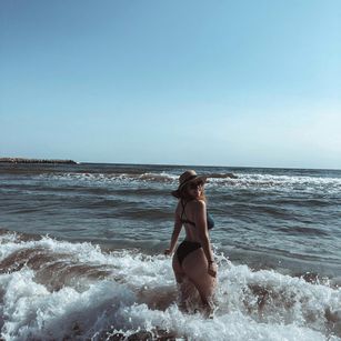 Model - EveRose niceboobs