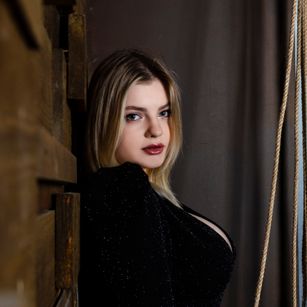 Model - BeatrixLove bigtits