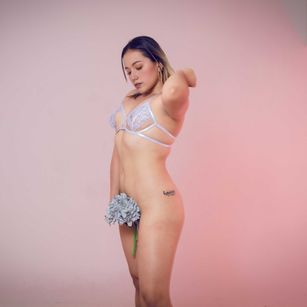 Model - VivianFox greatbody