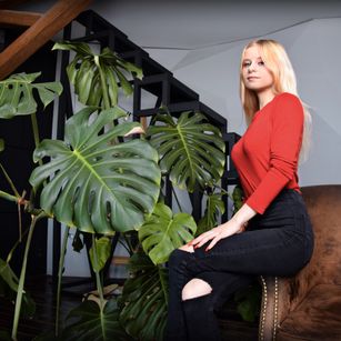 Model - KimmyCute shaved