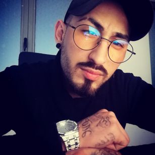 Model - Badfuckerr feet