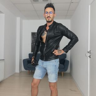 Model - Badfuckerr feet