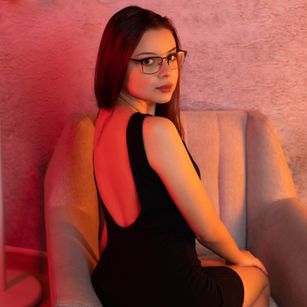 Model - Mia White blowjob