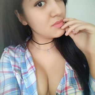 Model - AniCutie brunette