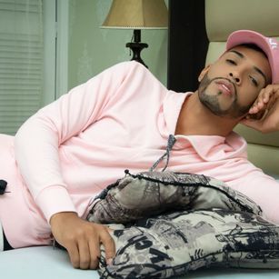 Model - GerardLee feet