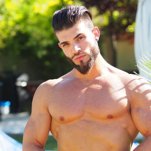 Model - Razvan bigcock