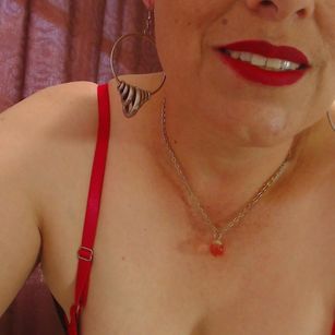 Model - Margaret BustyHotwife hairy