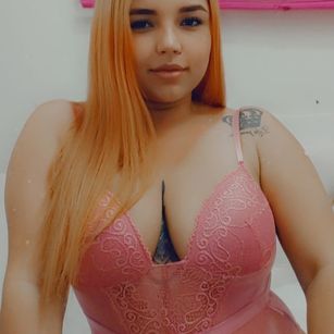 Model - BustyNatural4U natural