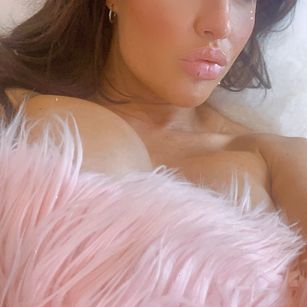 Model - Chyler Ford bigtits