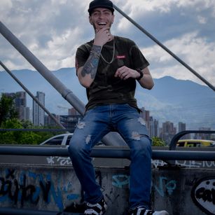 Model - Jhordan latin