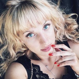 Model - PregnantBelly friend