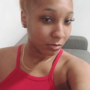 Model - JaydaCummins shy