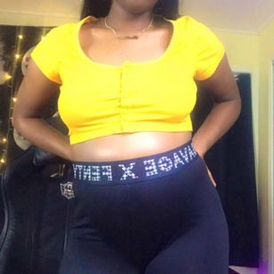 Model - Simone Savage strapon