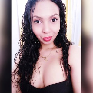 Model - Bethany Roberts control