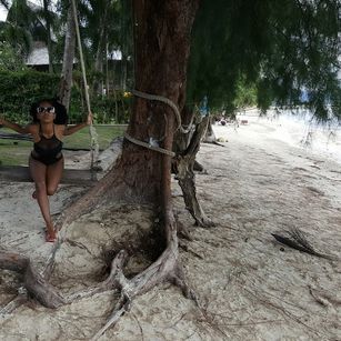 Model - BlackVelvetX fisting