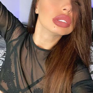 Model - HotBabe crazy