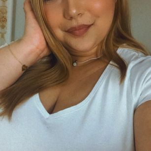 Model - KendraJo curvy