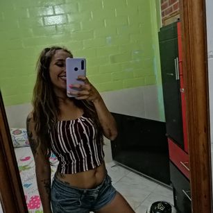 Model - LolaZans latina