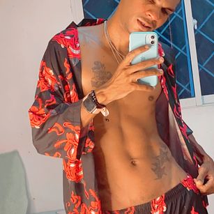 Model - jackson Montoya blac