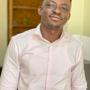 Model - bony DEEPTROAT