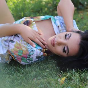 Model - AlyssaDawn curvy