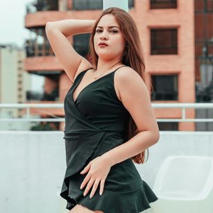 Model - KarinaSousa heels