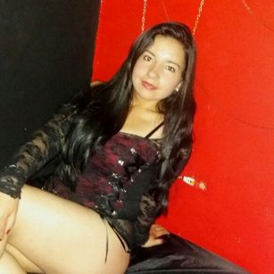 Model - LucySexxy GIRLARDENT