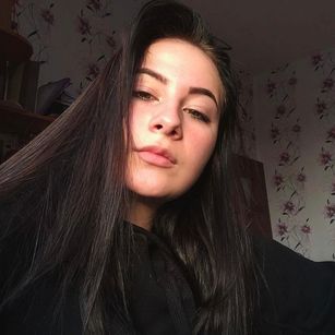 Model - BettiStoun curvy