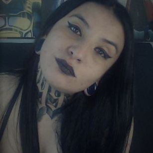 Model - Natyslutx fumar