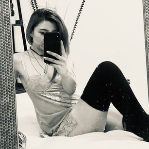 Model - SHARON  LEE cream