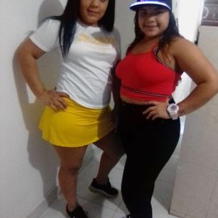 Model - clara and chanty shaved