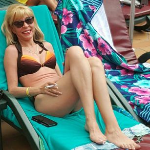 Model - NaughtySofia latex