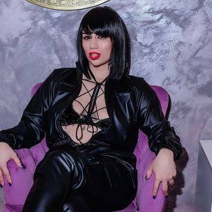 Model - GabrielaBlack latex