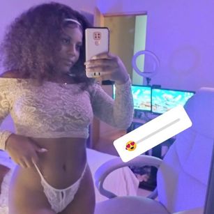 Model - Ashanti B squirt