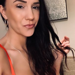 Model - Sammie Smith spanking