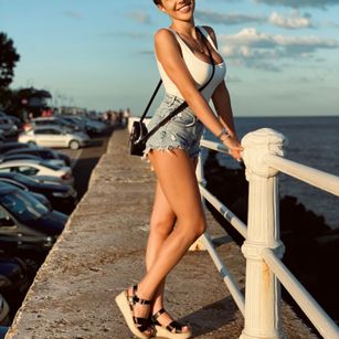 Model - Mindy Glam feet