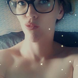 Model - Kat McSass redhead