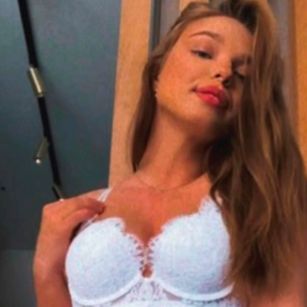 Model - Divina_Terra fetish