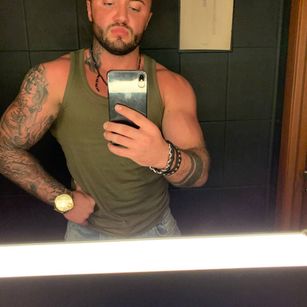 Model - Demian Blake muscle