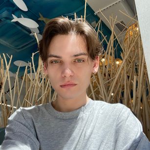 Model - EvanDionys teen