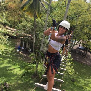 Model - Holly_Thomson squirt