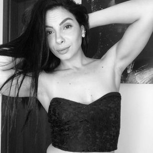 Model - LorenaGlam smallbobs